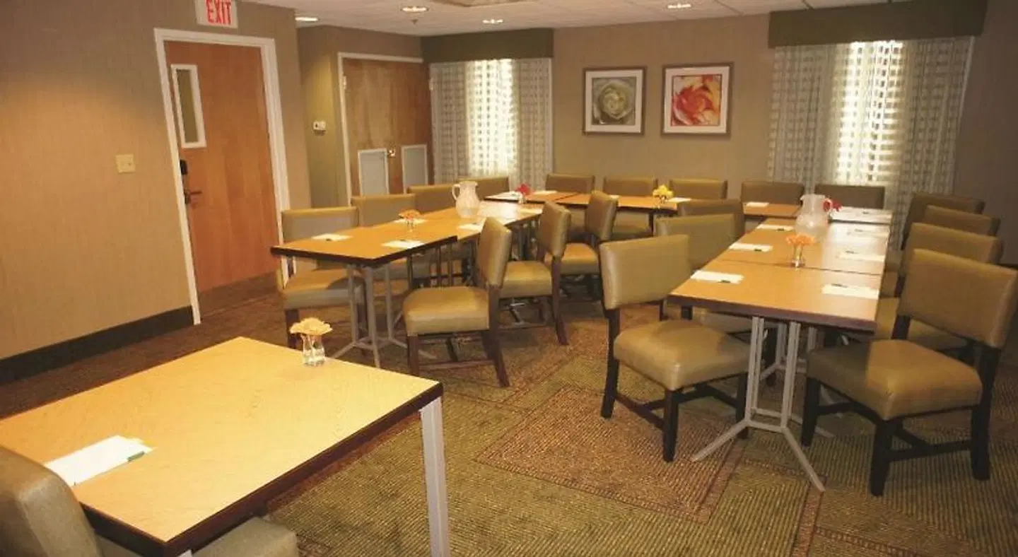 La Quinta Inn & Suites by Wyndham Boston Somerville Konferenz