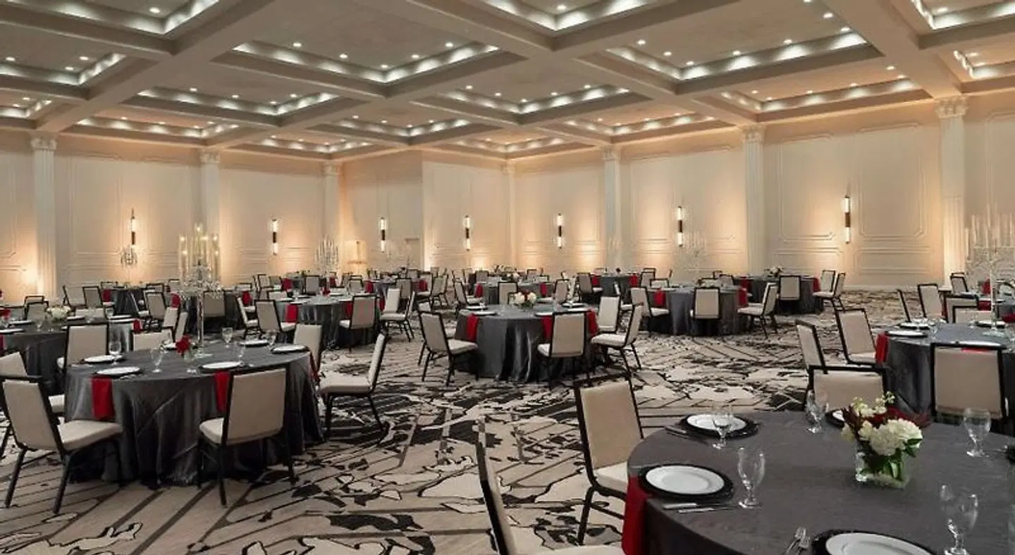 Hotel Flor Tampa Downtown, Tapestry Collection by Hilton Restaurant