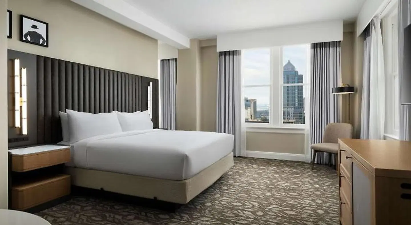 Hotel Flor Tampa Downtown, Tapestry Collection by Hilton ROOM_EXAMPLE