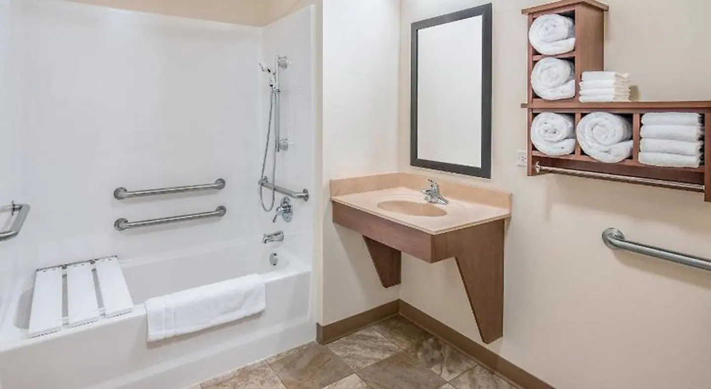 My Place Hotel-Loveland, CO Badezimmer