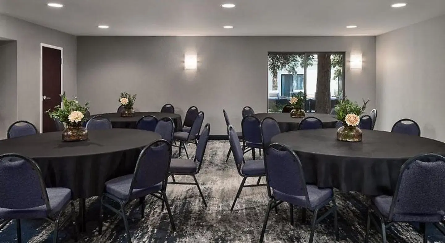 Courtyard by Marriott Fort Collins Restaurant