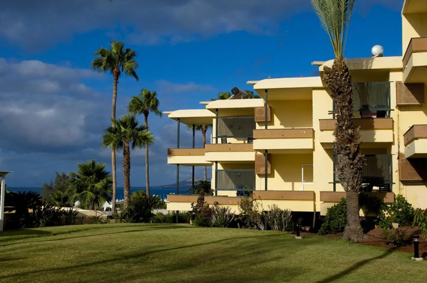 LABRANDA El Dorado Apartments EXTERIOR