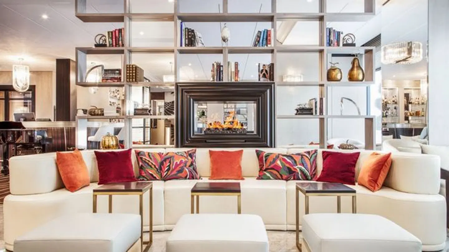 Bristol LOUNGE_LOBBY