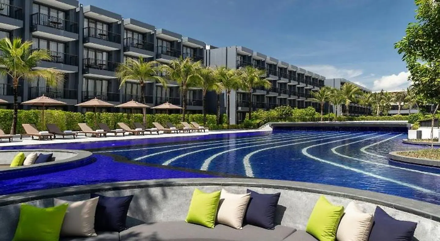 Courtyard By Marriott Phuket Chalong Bay Resort OUTDOOR_POOL