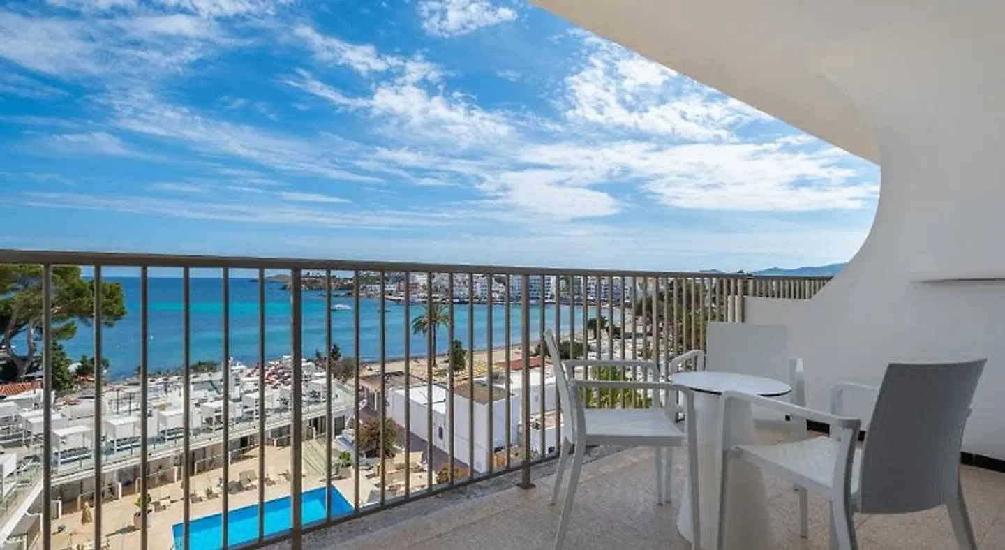 Leonardo Royal Ibiza Santa Eulalia Terrasse