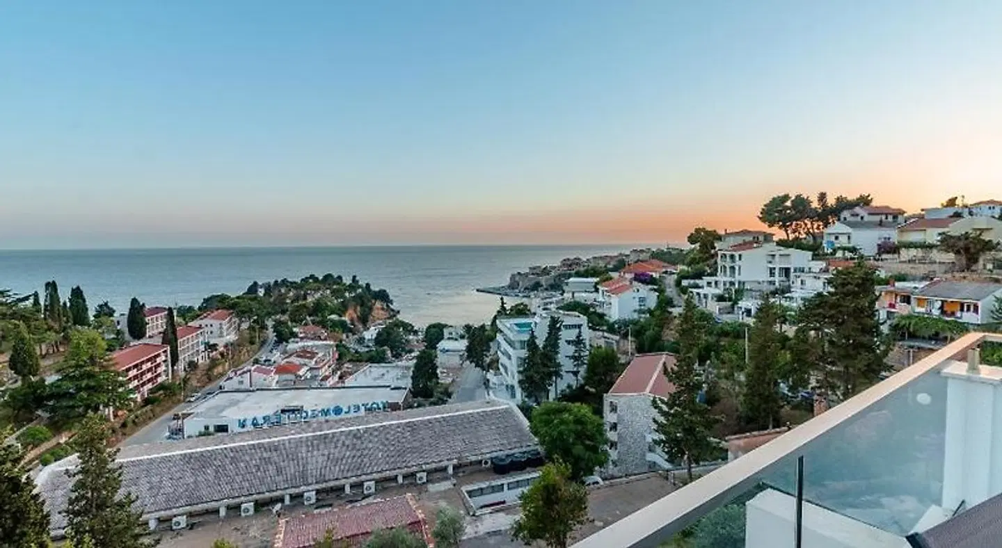 Casa Bianca LANDSCAPE