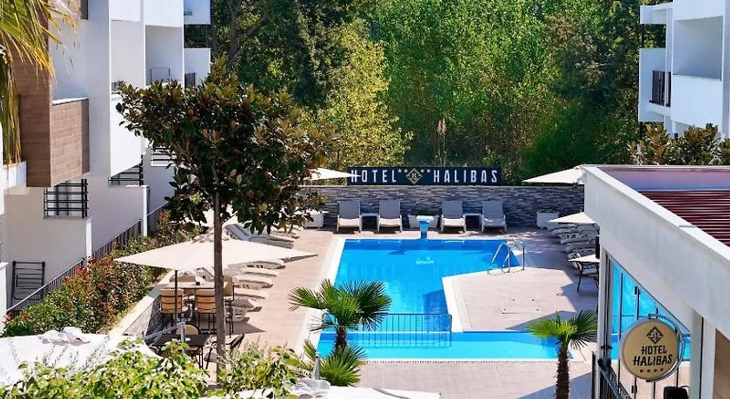 Hotel Halibas OUTDOOR_POOL