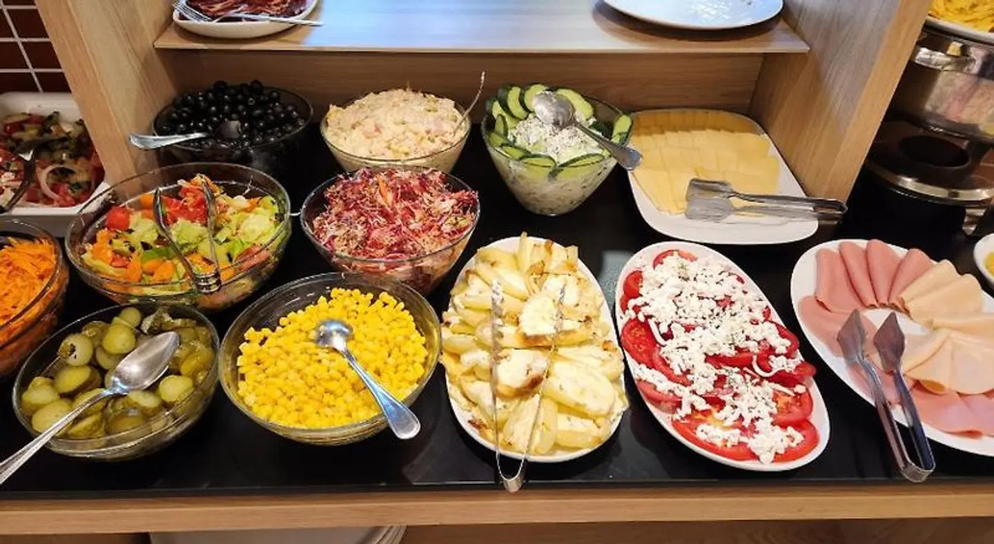Carine Hotel Centar Restaurant