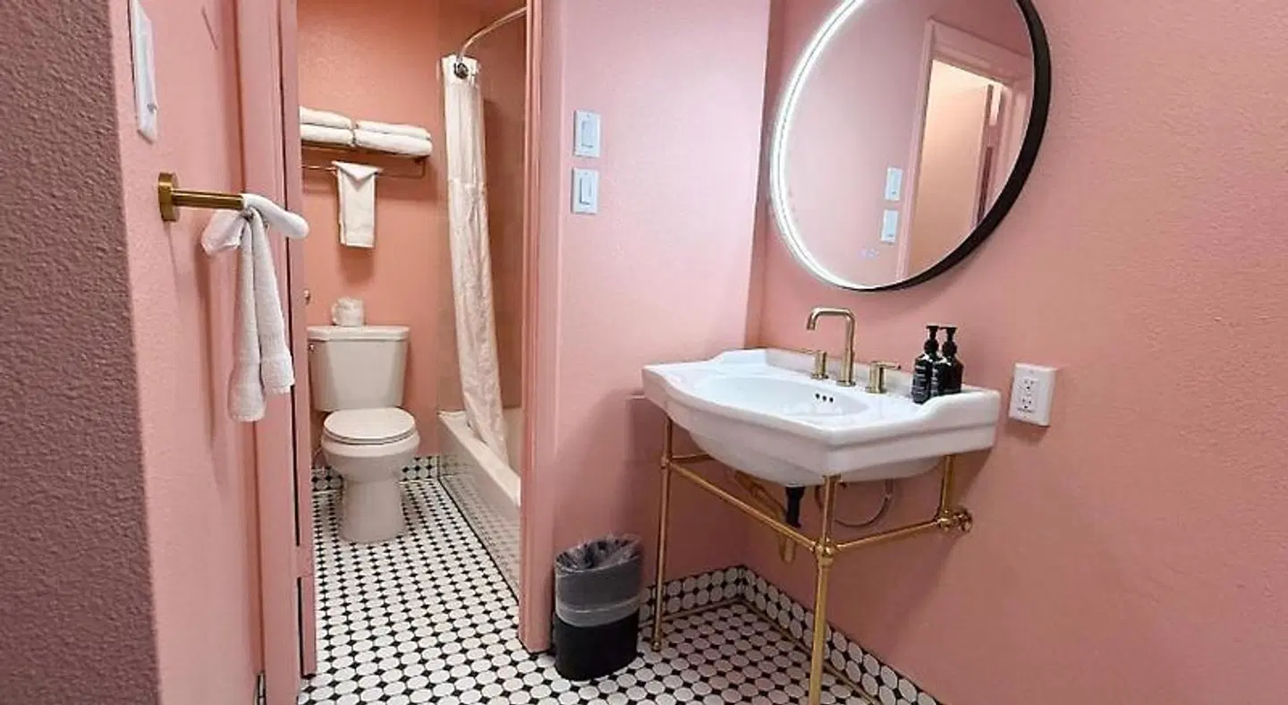 Best Western University Inn Badezimmer
