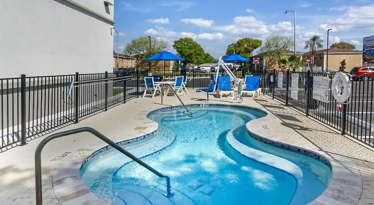 Sleep Inn & Suites Tampa South OUTDOOR_POOL