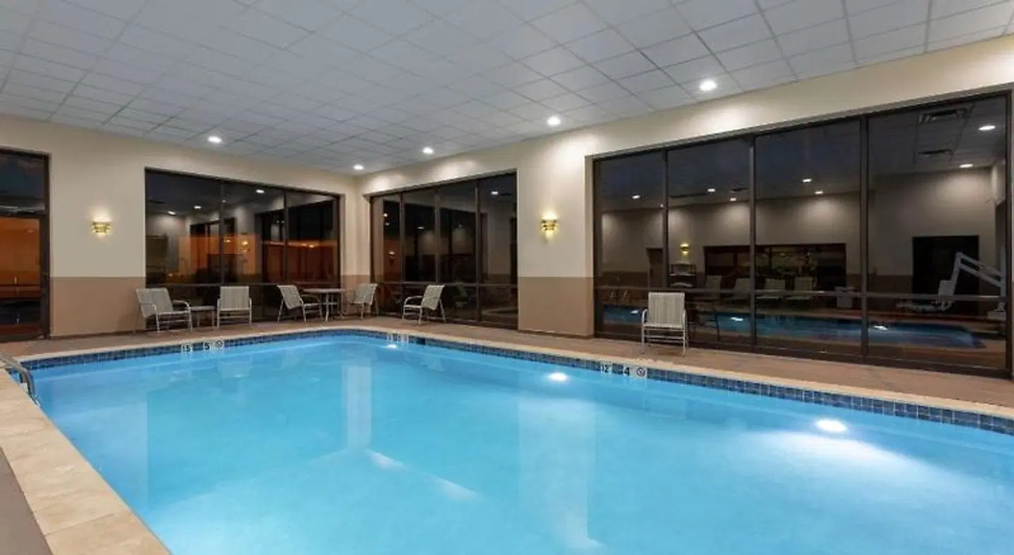 Hampton Inn Bedford Hallenbad