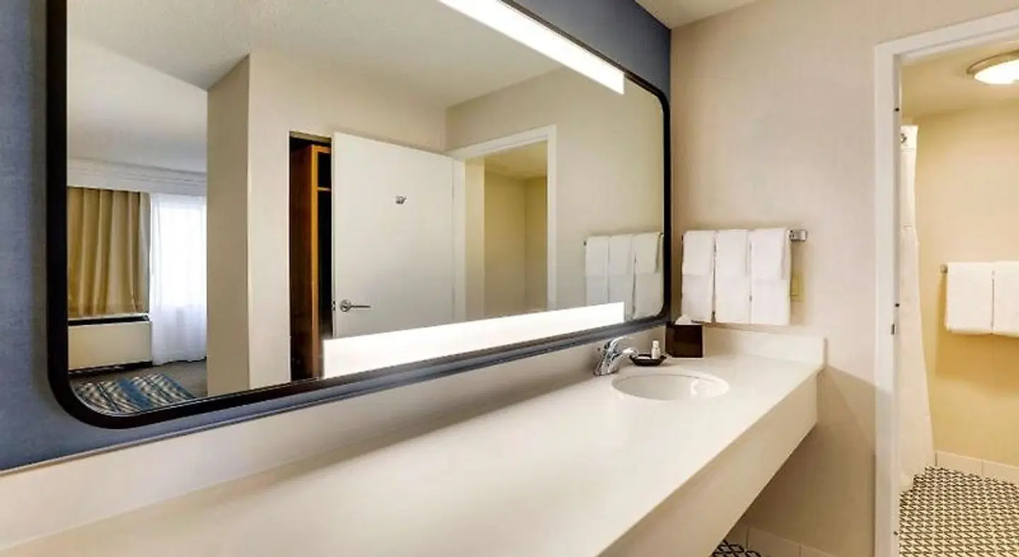 Sonesta Select San Francisco Airport Oyster Point Waterfront Badezimmer