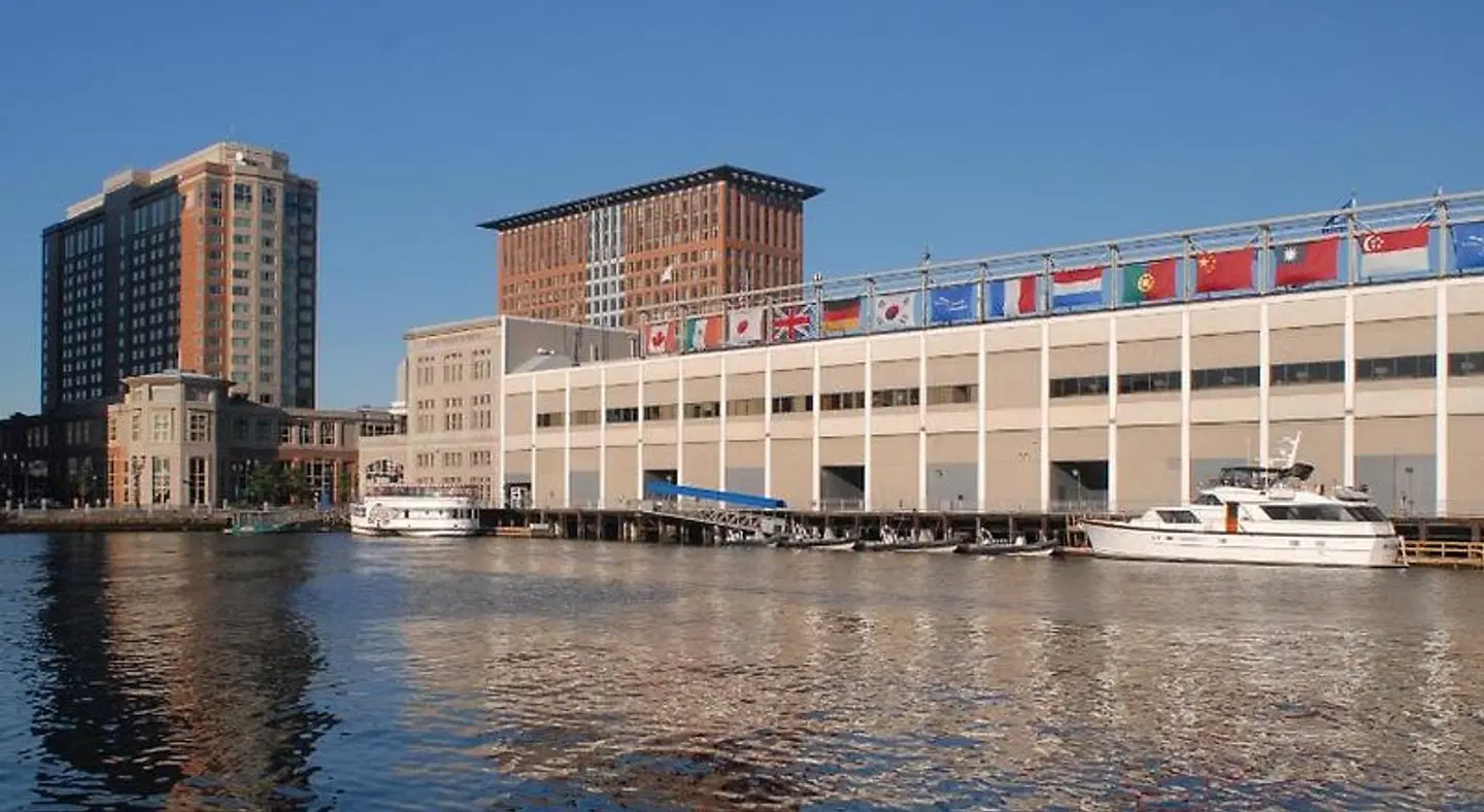 Seaport Boston Hotel EXTERIOR