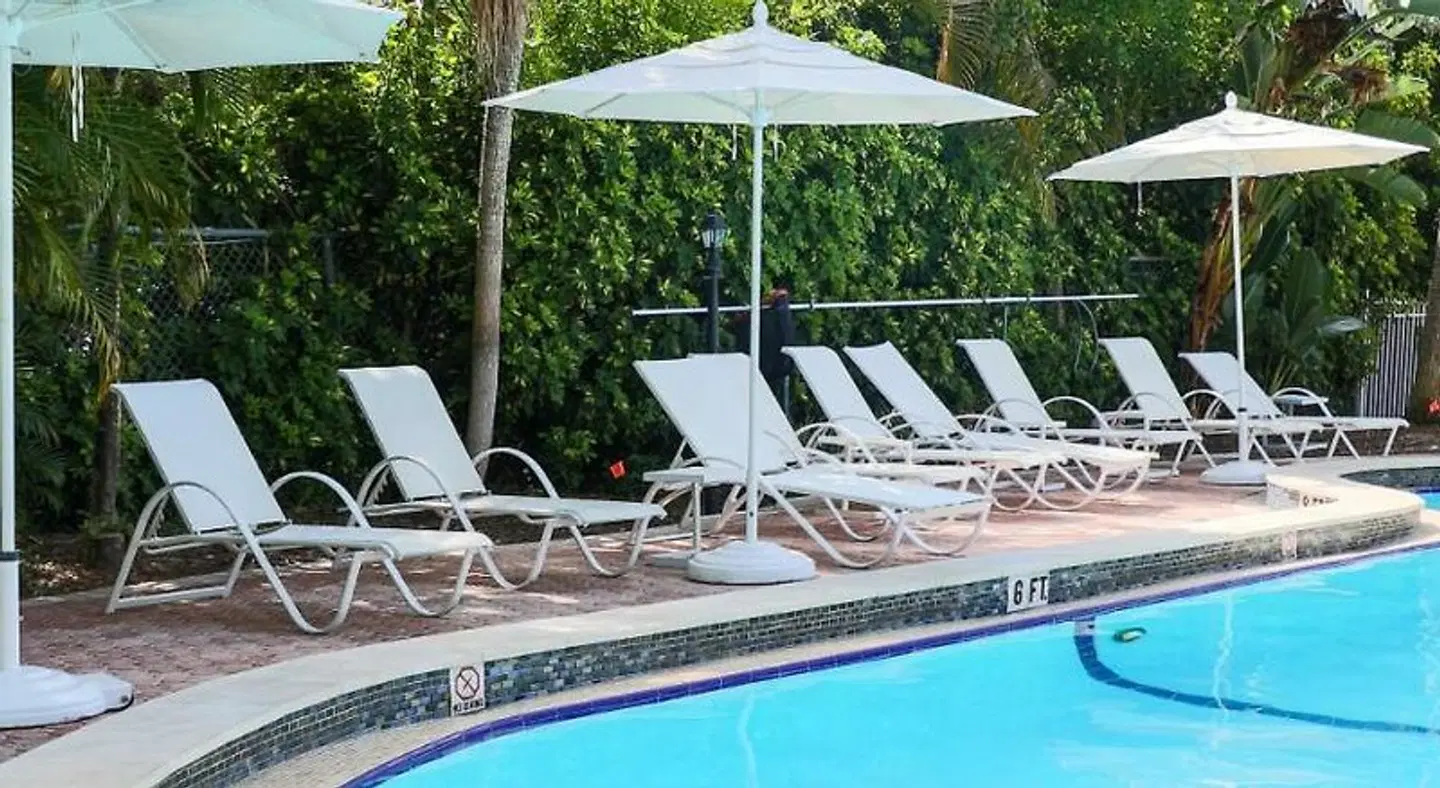 Riverside Hotel OUTDOOR_POOL
