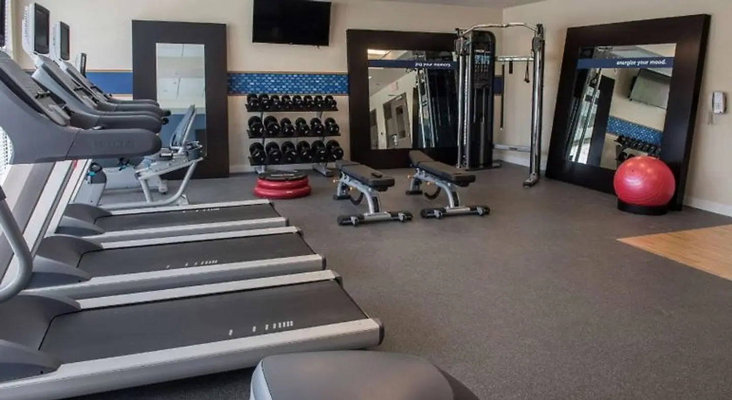 Hampton Inn & Suites Seattle/Redmond SPORTS_AND_LEISURE