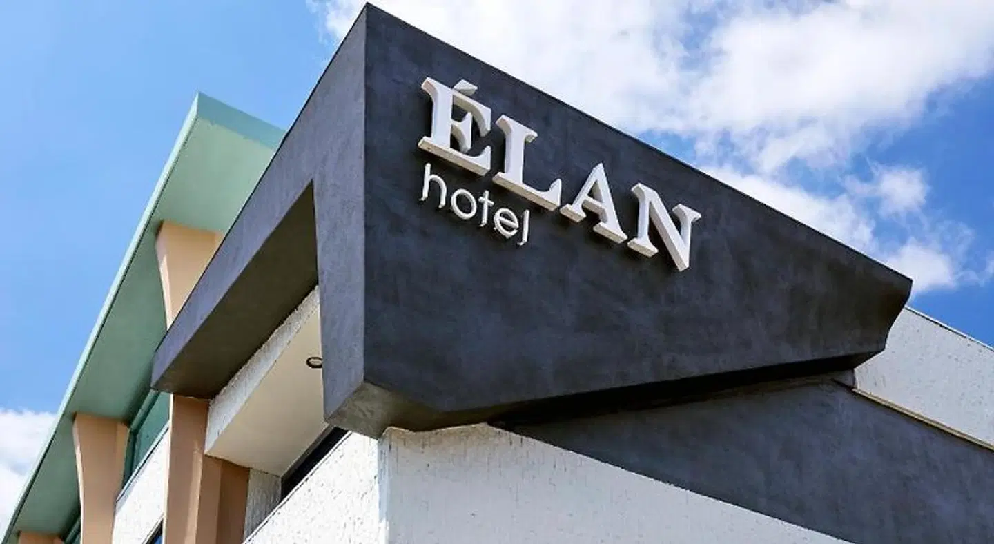 Elan Hotel EXTERIOR