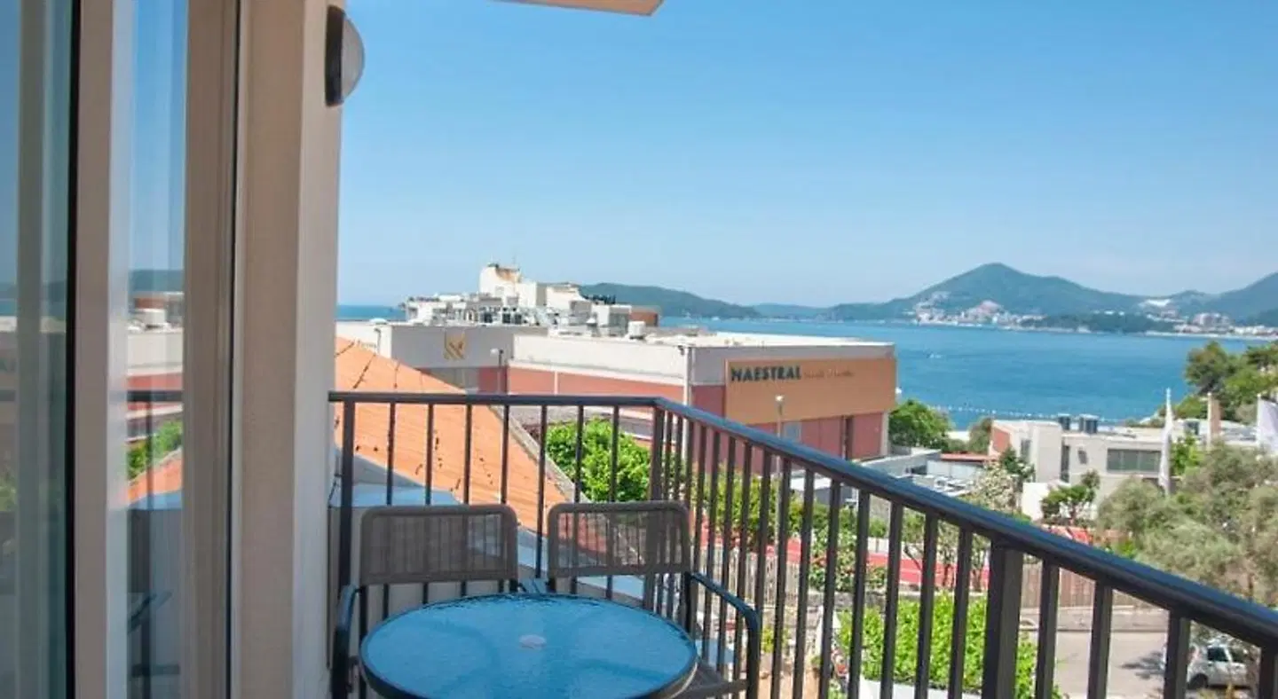 Guest House Prno Bay Terrasse