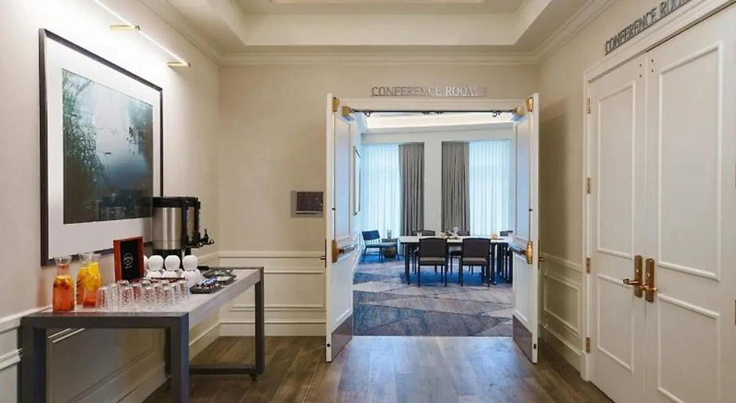 Renaissance Meadowlands Hotel ROOM_EXAMPLE