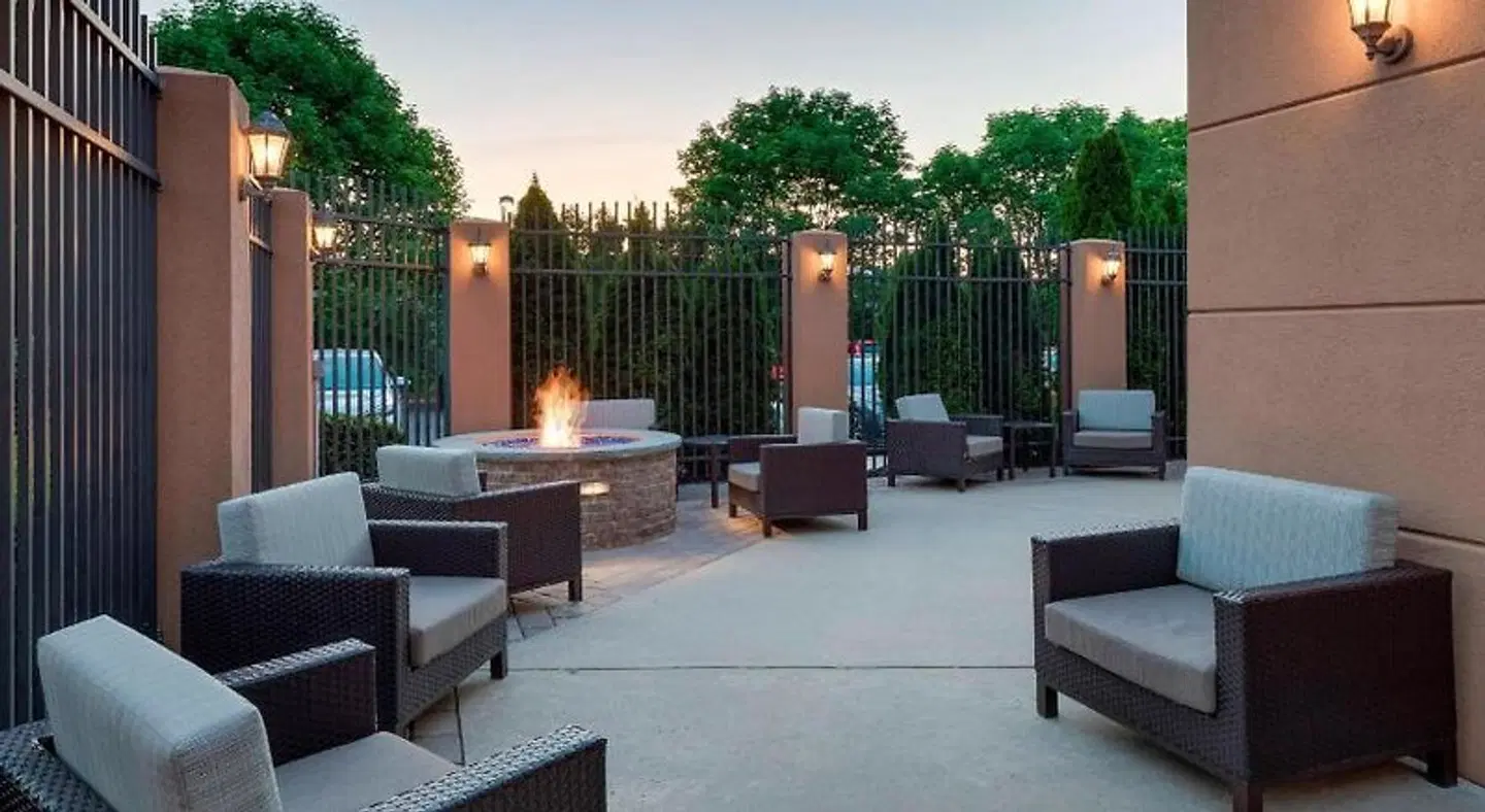 Courtyard by Marriott Cranbury South Brunswick Terrasse