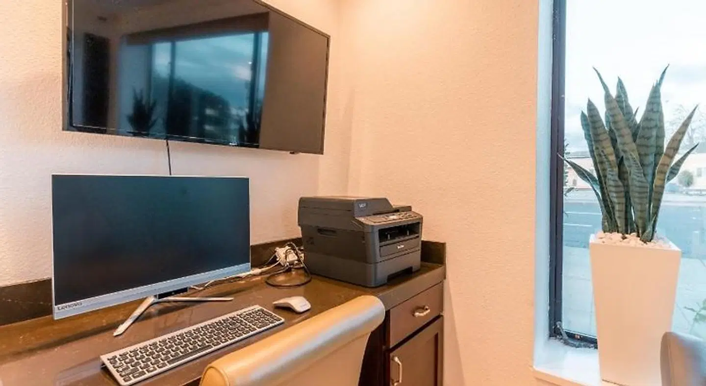 Hotel Aluxor SFO ROOM_EXAMPLE