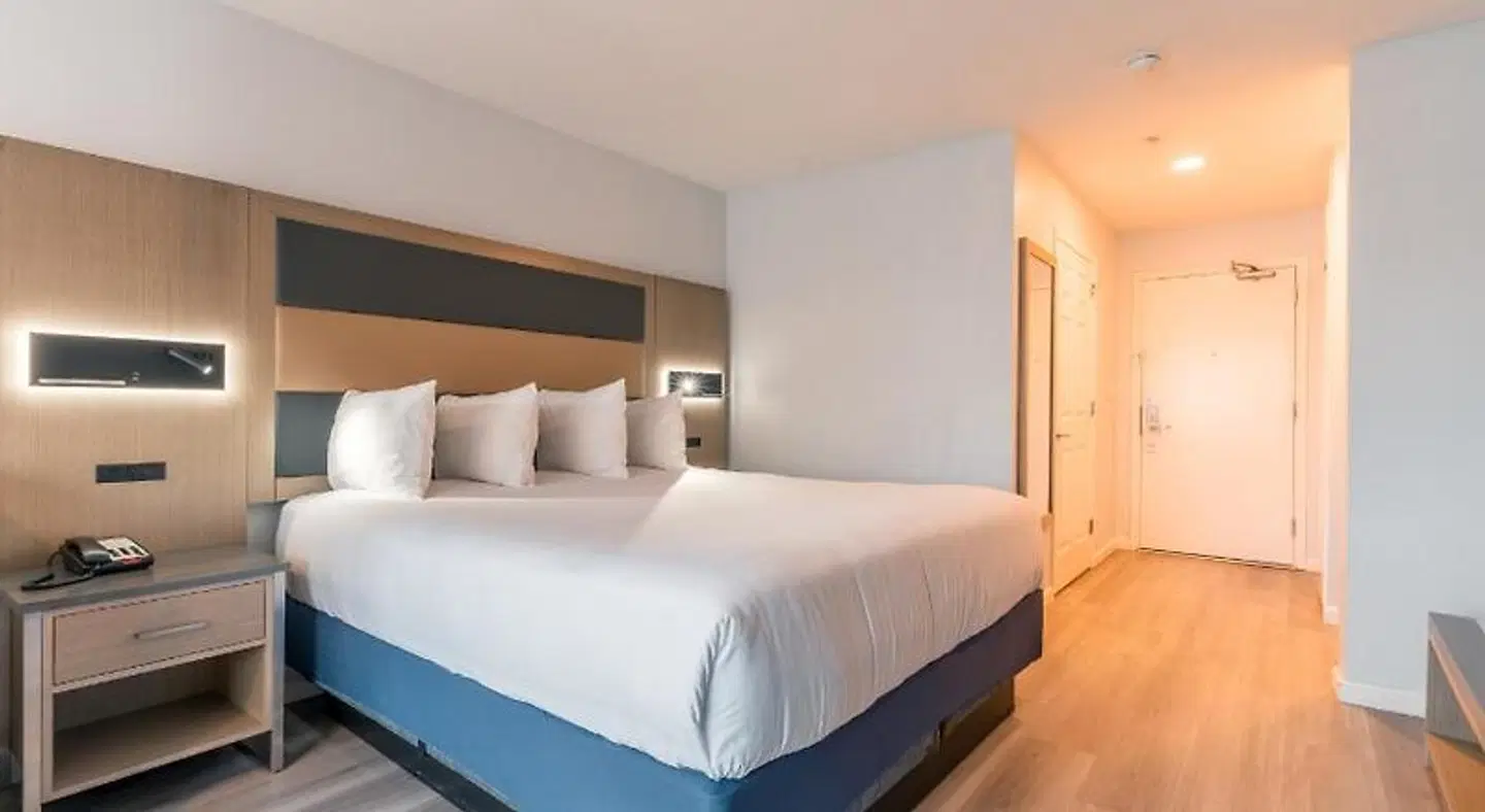 Hotel Aluxor SFO ROOM_EXAMPLE