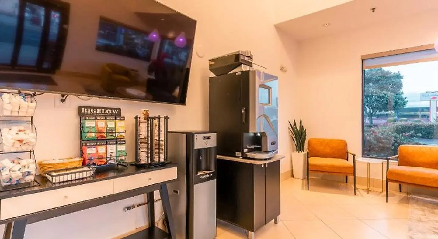 Hotel Aluxor SFO ROOM_EXAMPLE