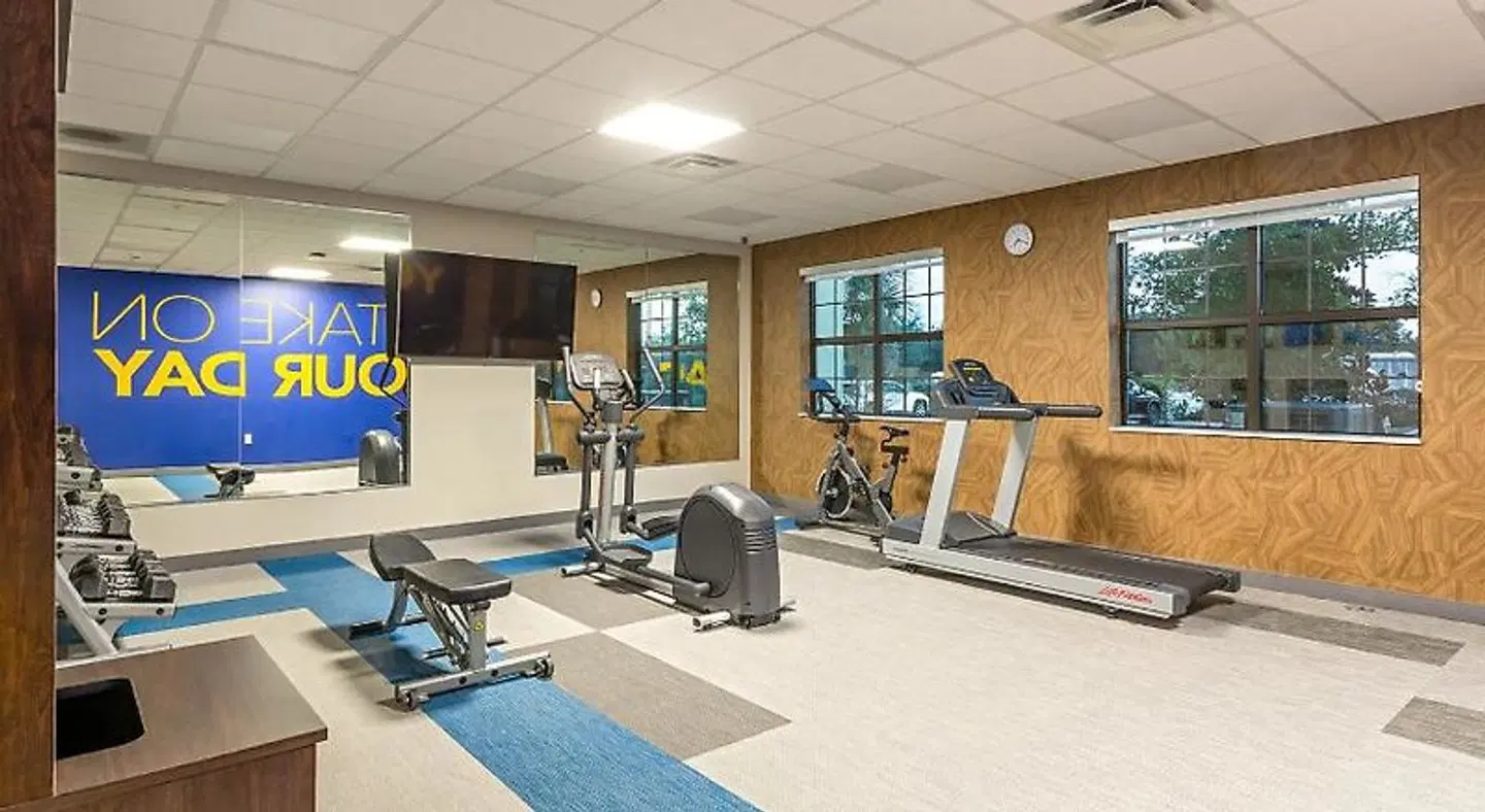 Comfort Suites Orlando Lake Buena Vista SPORTS_AND_LEISURE