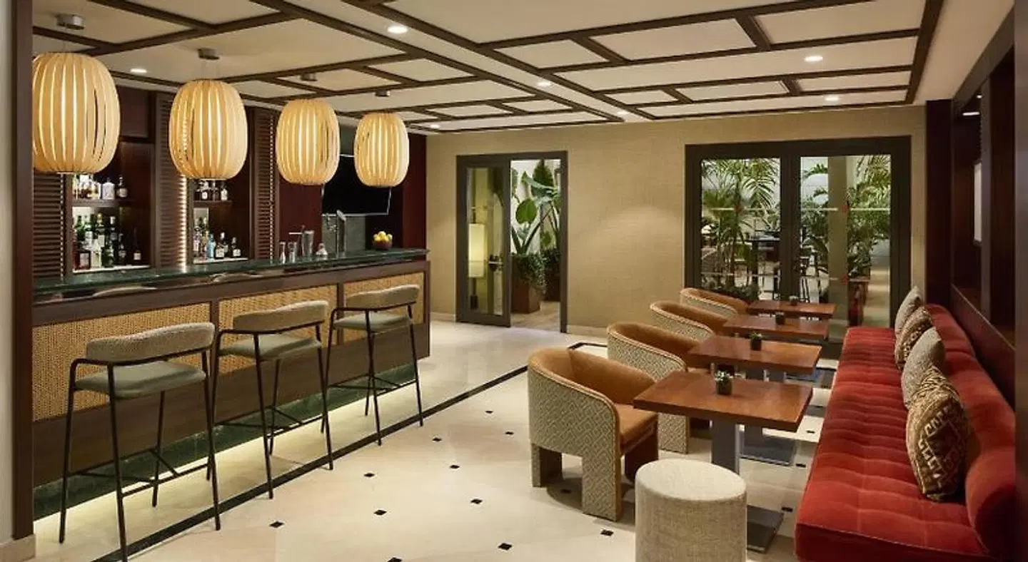 NH Collection Marbella Bar