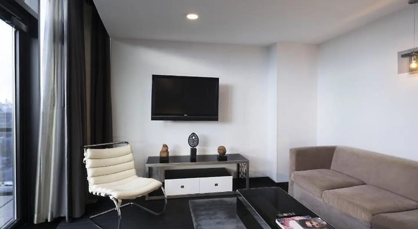 Sixty LES ROOM_EXAMPLE