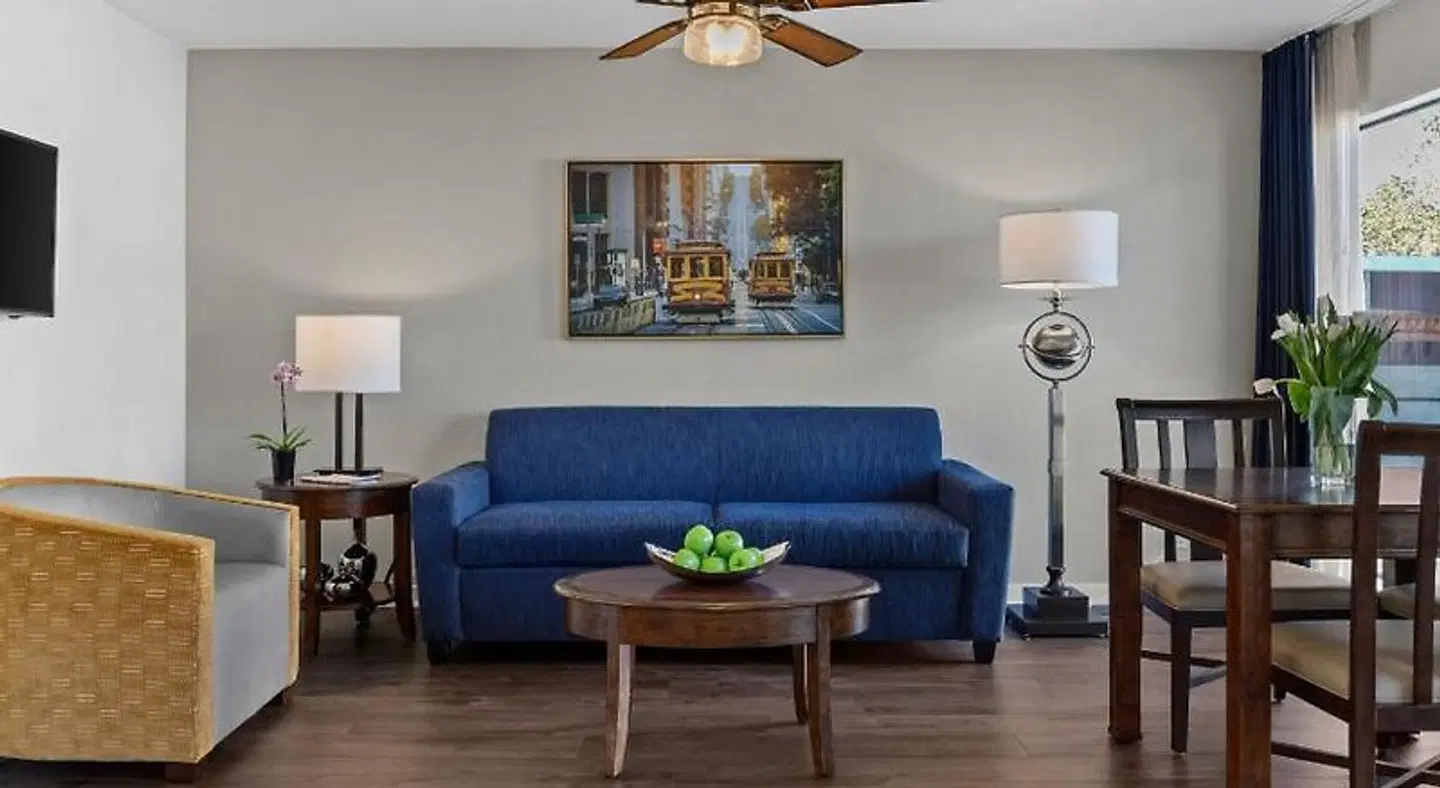 Suites at Fishermans Wharf LOUNGE_LOBBY