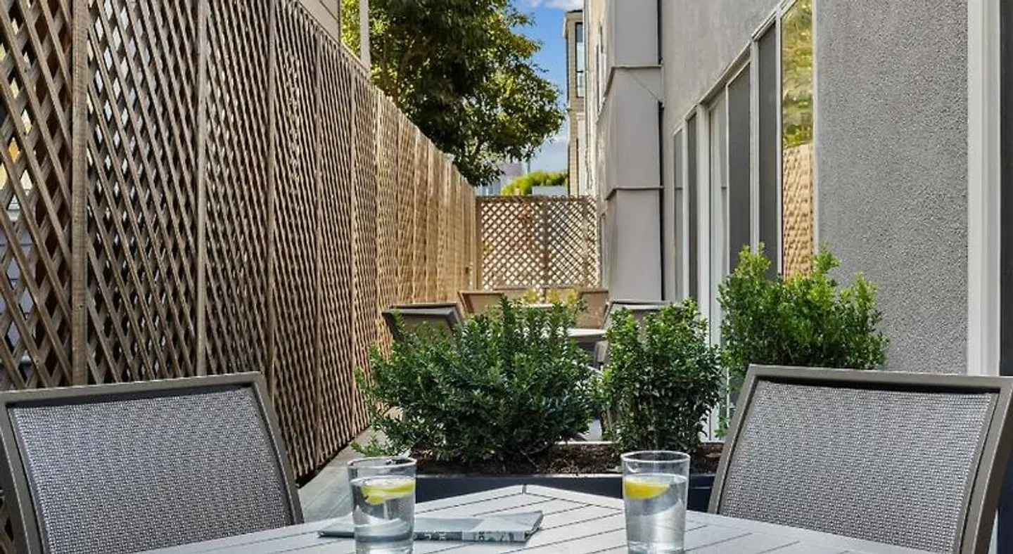 Suites at Fishermans Wharf Terrasse