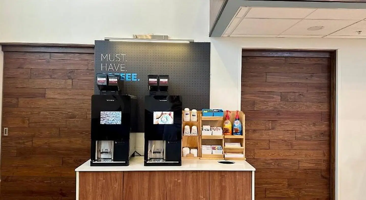 Holiday Inn Express & Suites Seattle-Sea-Tac Airport by IHG MODEL_IMPRESSION