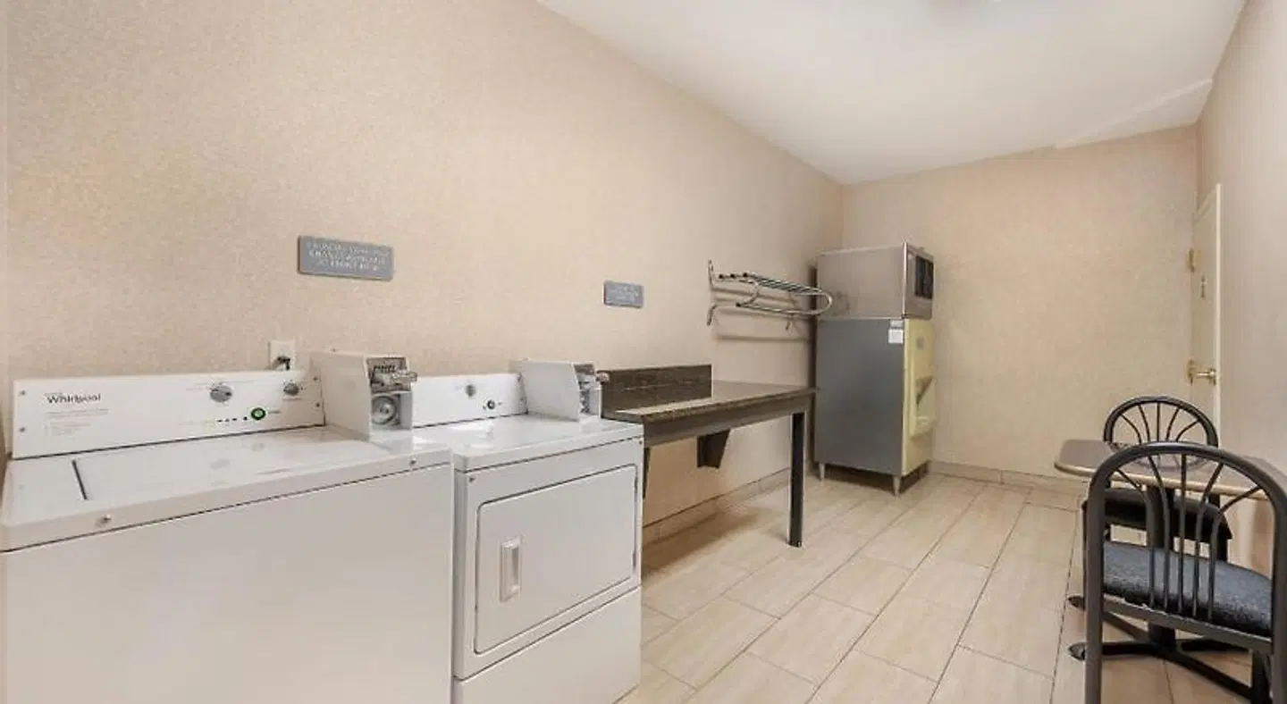 Best Western PLUS Louisville Inn & Suites ROOM_EXAMPLE