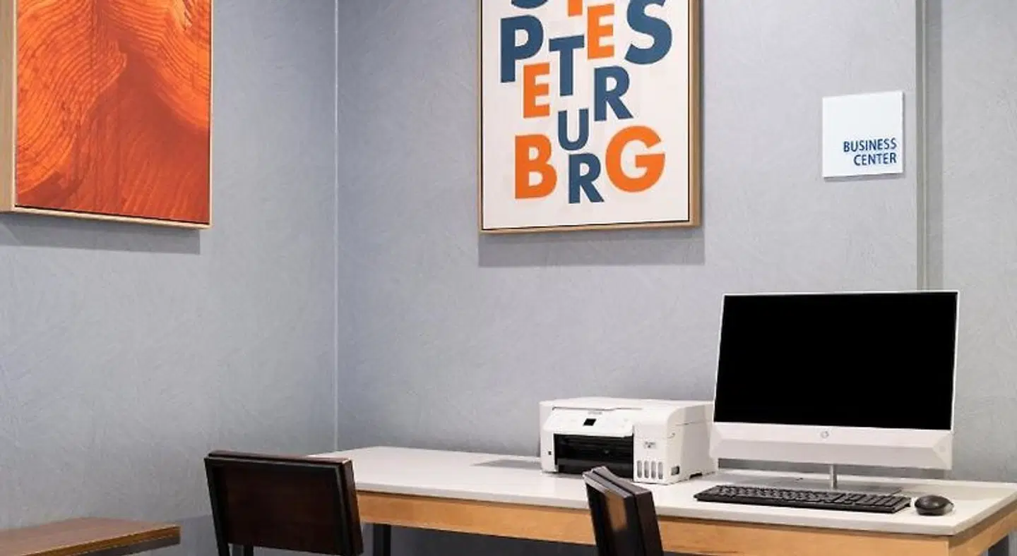 Holiday Inn Express & Suites St. Petersburg North (I-275) by IHG ROOM_EXAMPLE