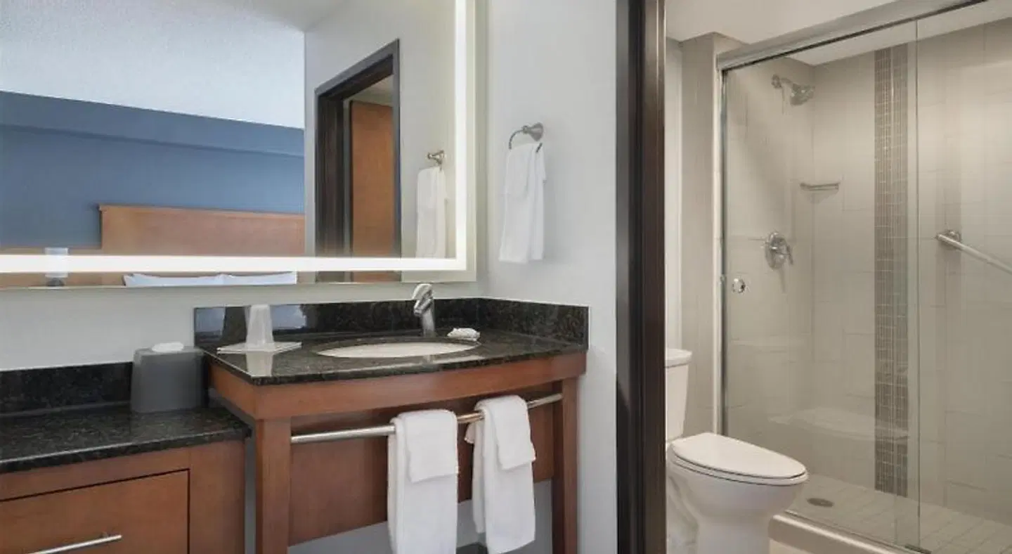 Hyatt Place Lakeland Center Badezimmer
