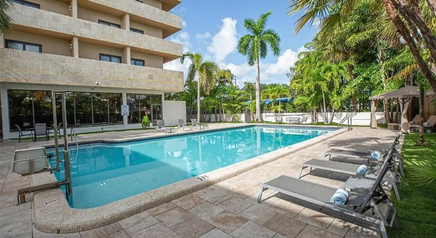 Regency Miami Airport by Sonesta OUTDOOR_POOL