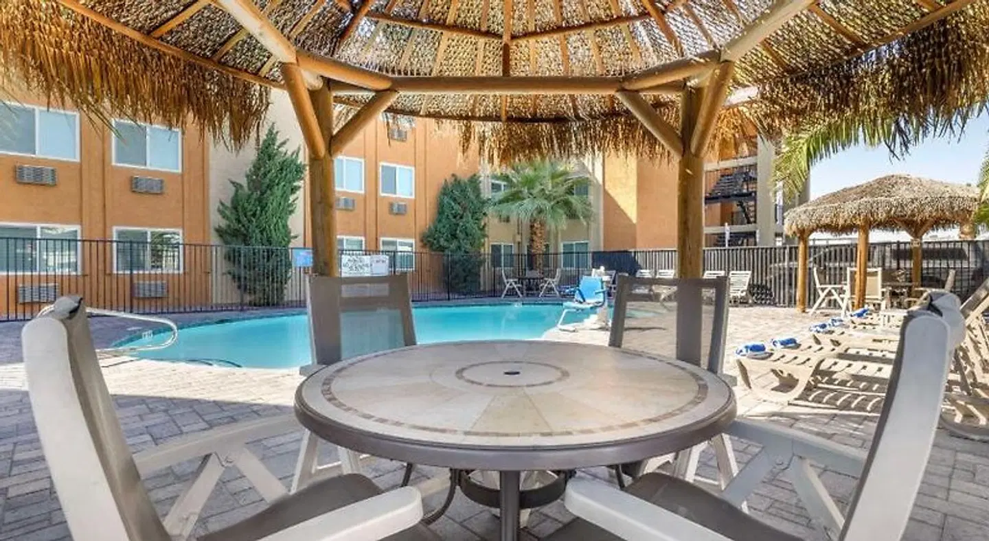 Best Western McCarran Inn Hallenbad