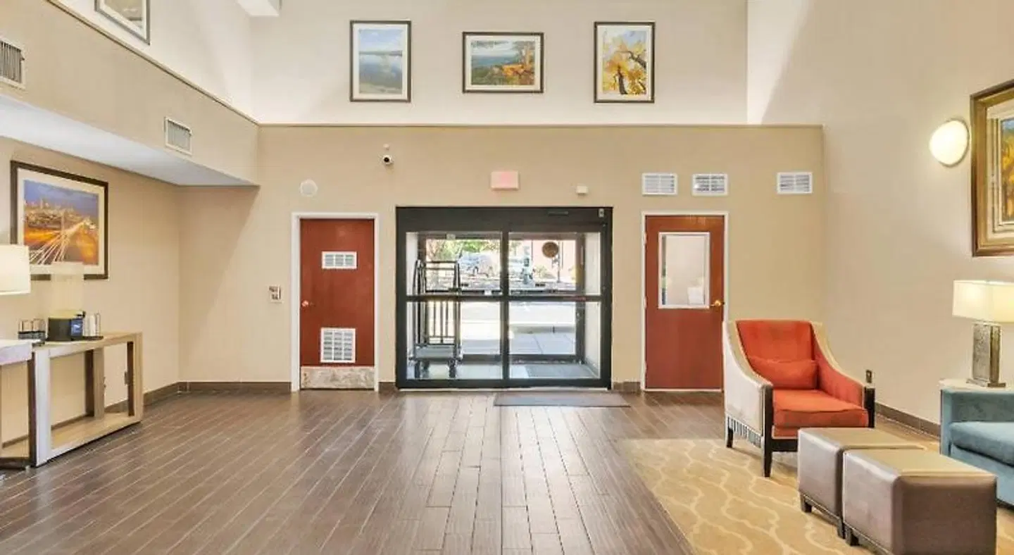 Comfort Suites Lakewood - Denver MODEL_IMPRESSION
