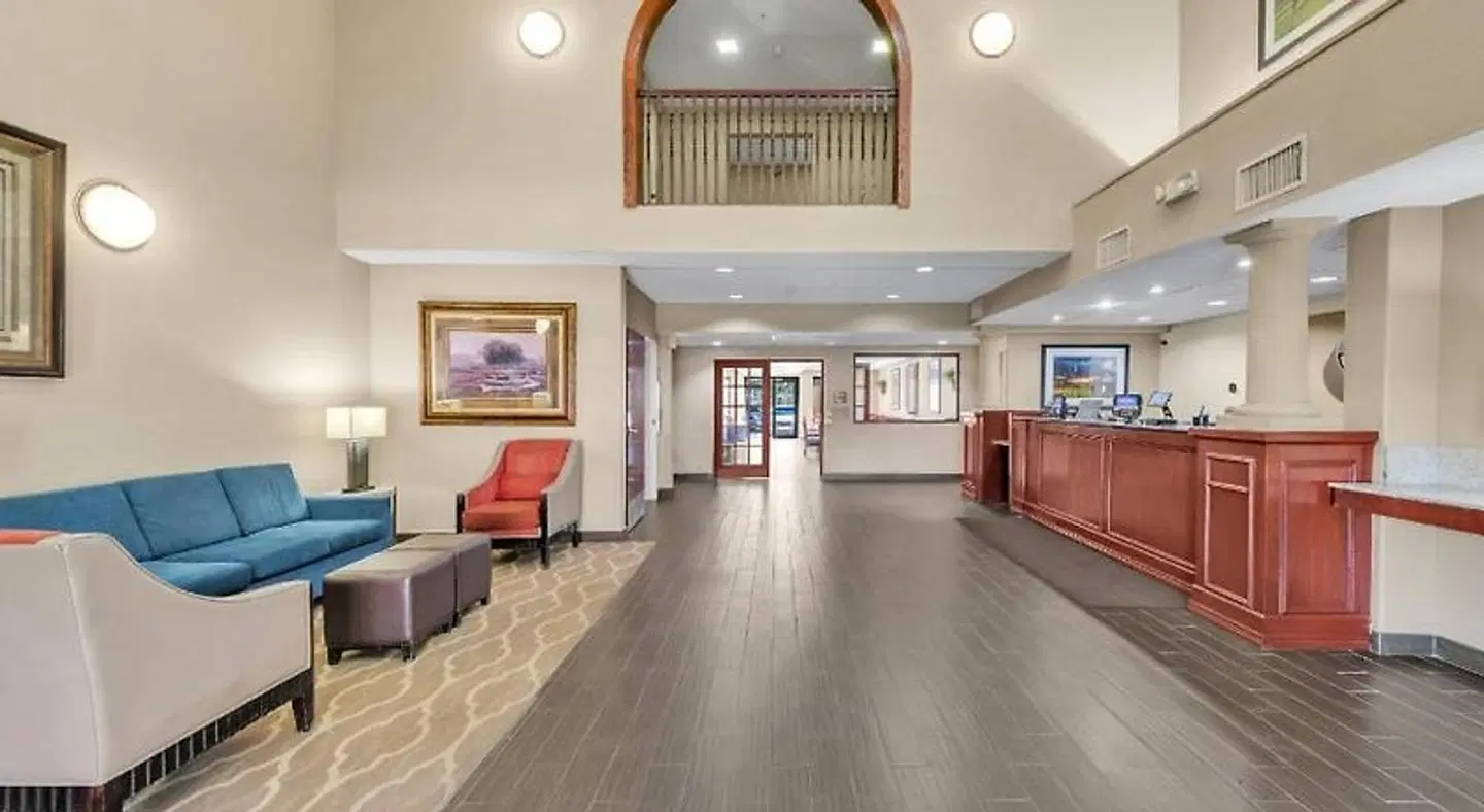 Comfort Suites Lakewood - Denver LOUNGE_LOBBY