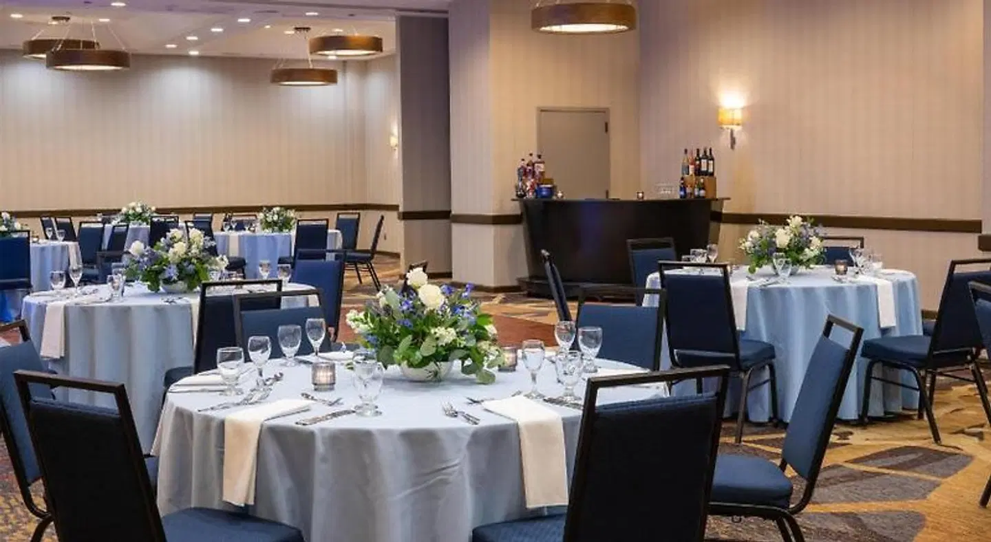 Embassy Suites by Hilton Seattle Bellevue Restaurant
