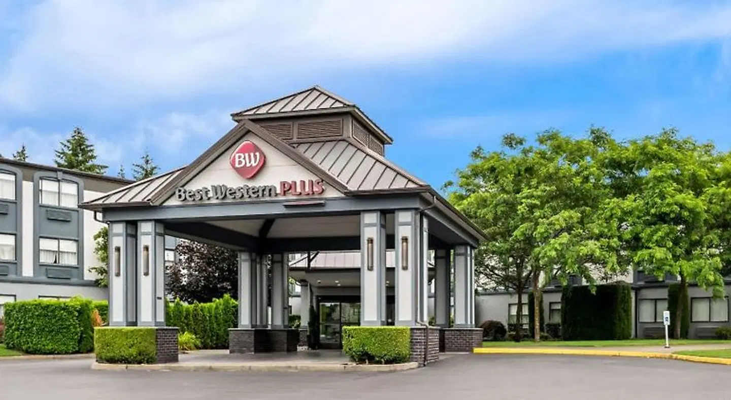 Best Western Premier Plaza Hotel and Conference Center EXTERIOR