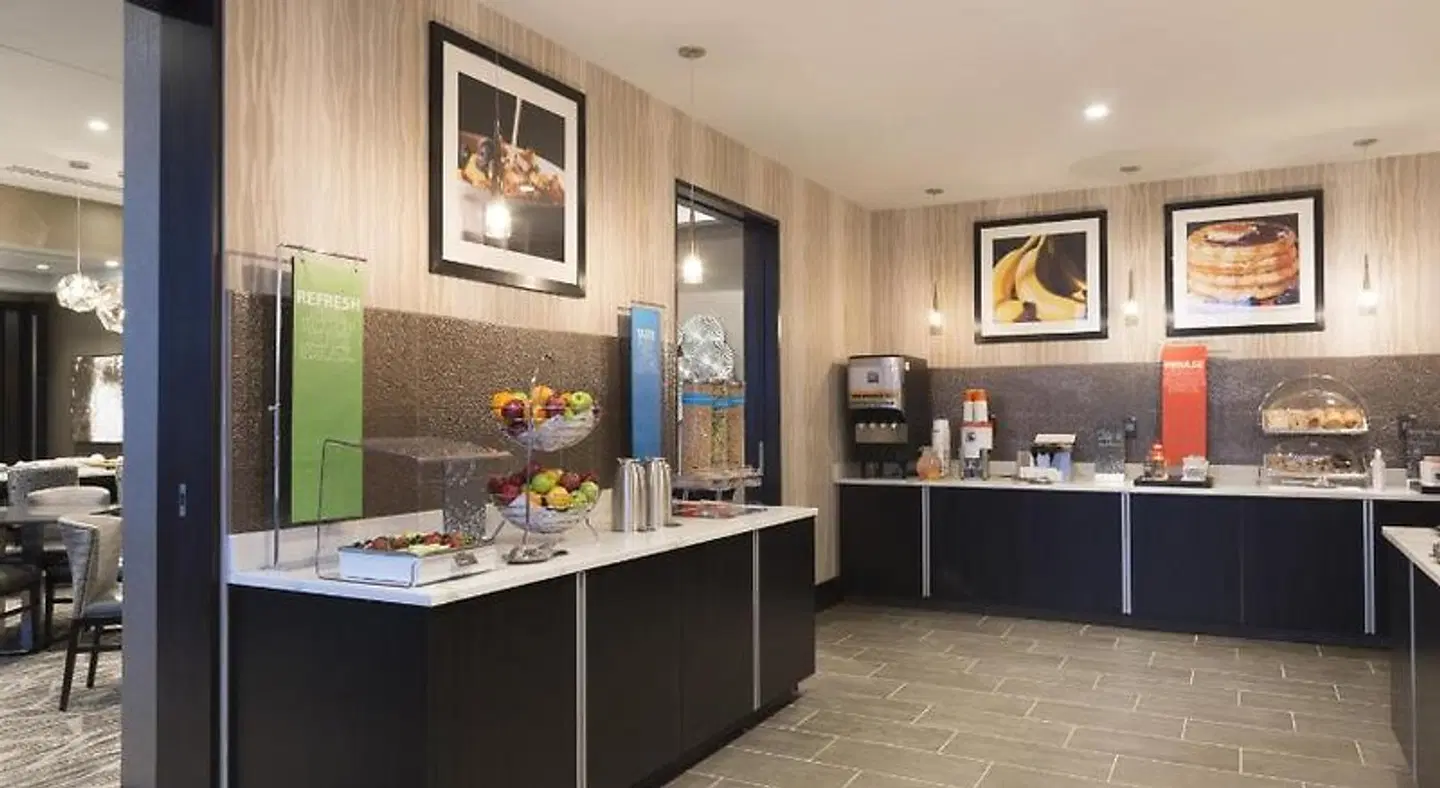 Hampton Inn & Suites Bridgewater ROOM_EXAMPLE