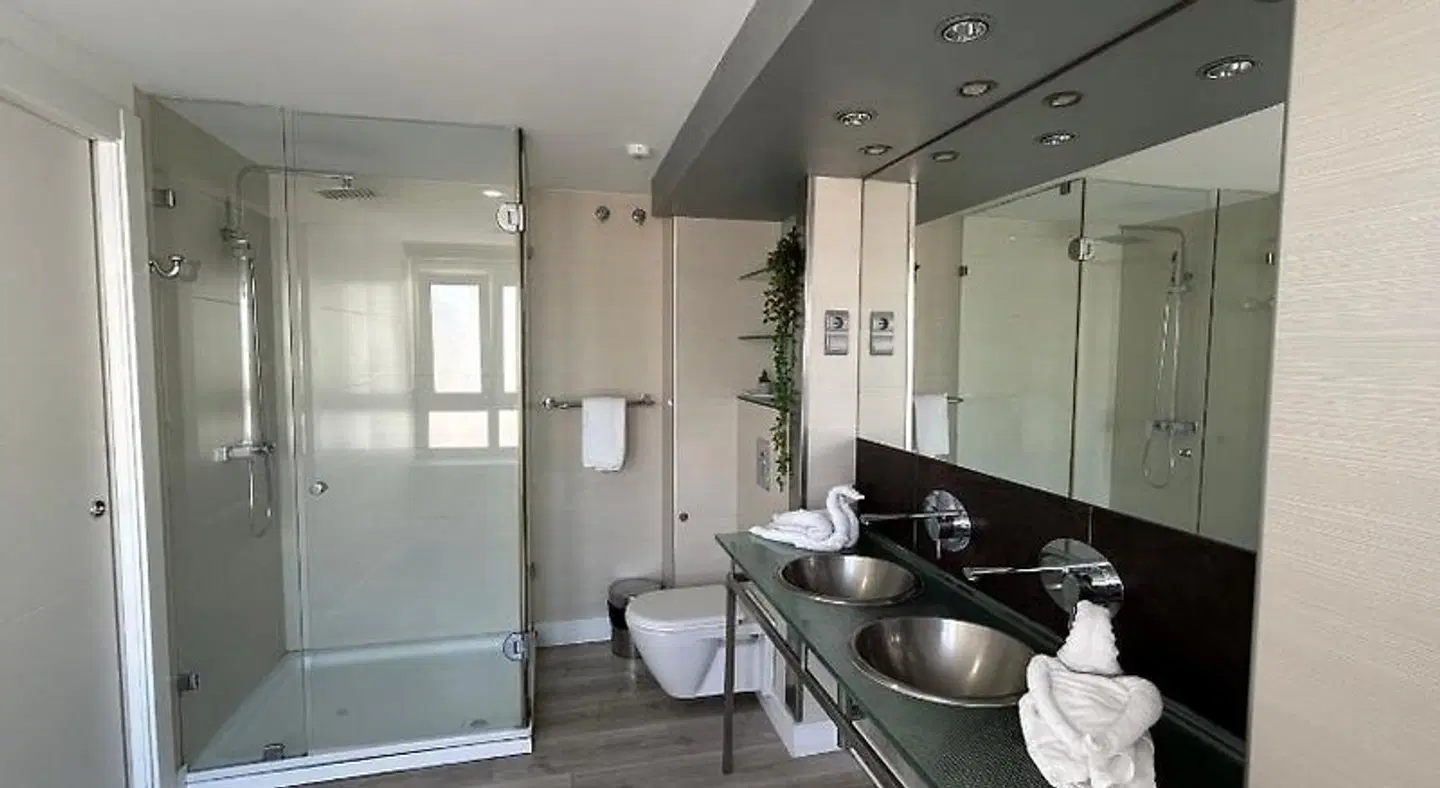 Carihuela Beach Apartments Badezimmer