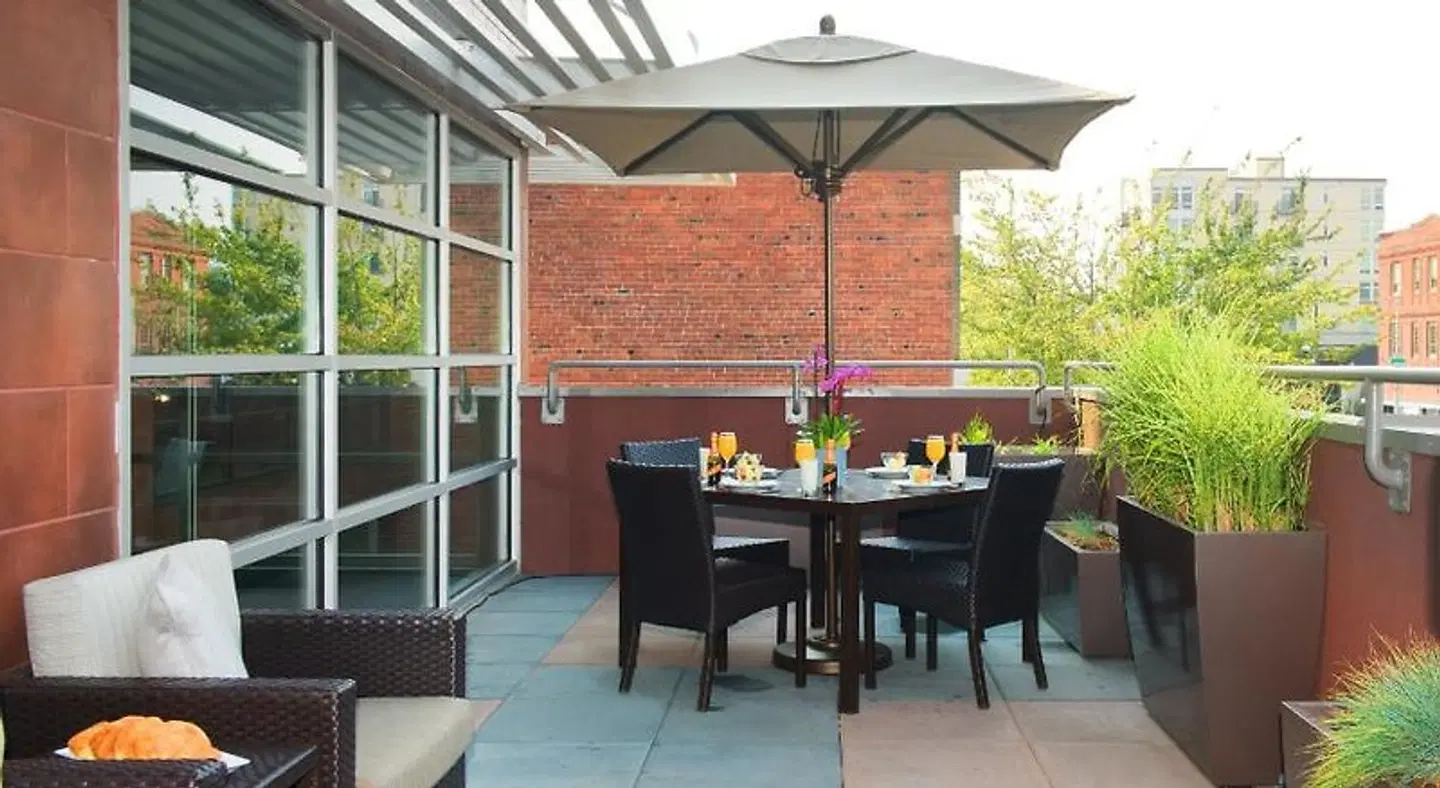 Courtyard by Marriott Seattle Everett Downtown Restaurant