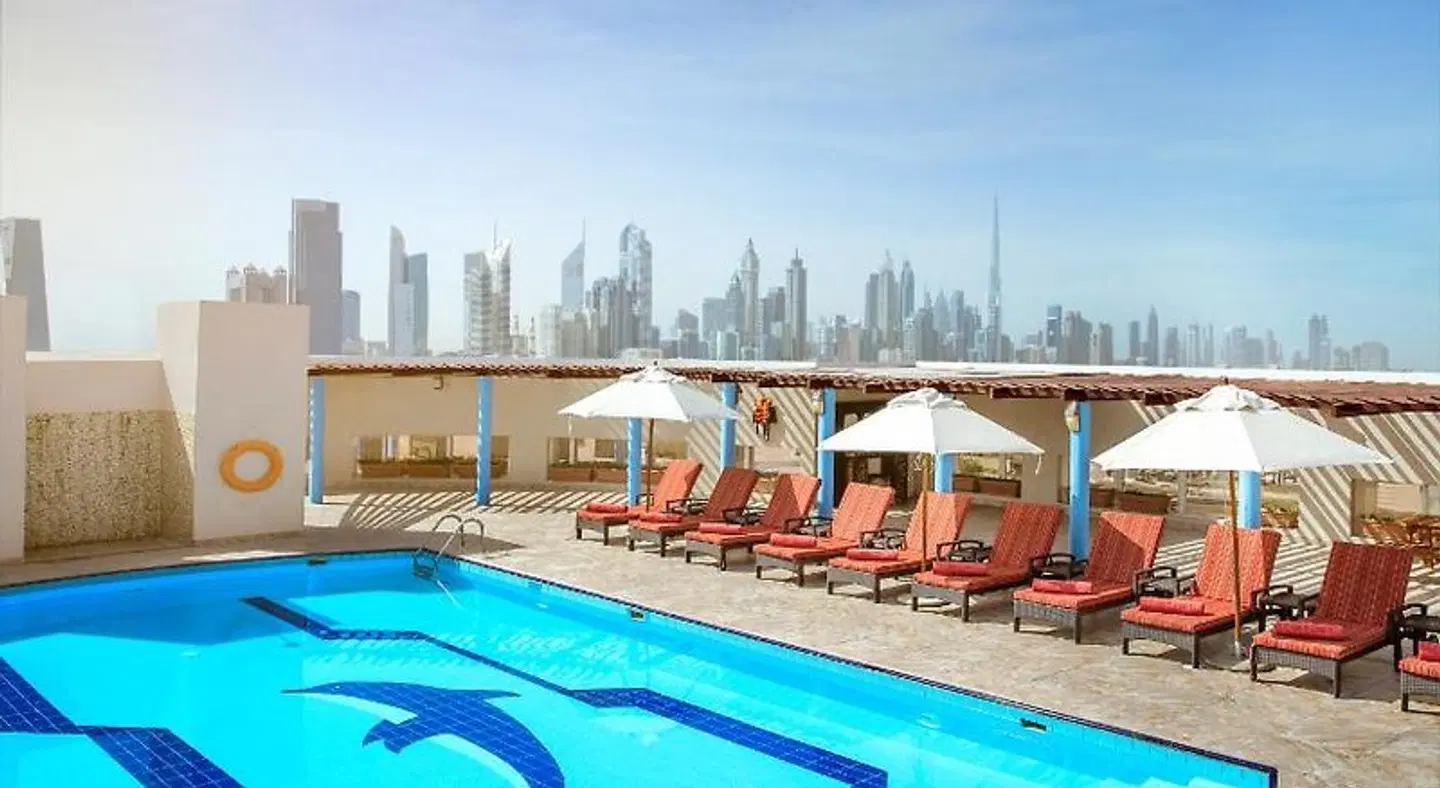 Jumeira Rotana OUTDOOR_POOL