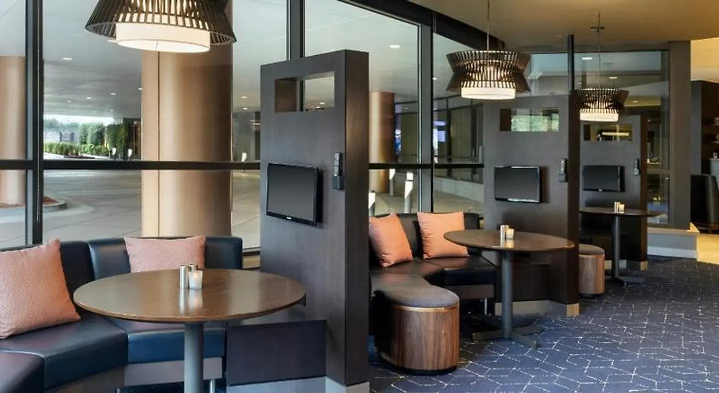 Courtyard by Marriott Redwood City Bar