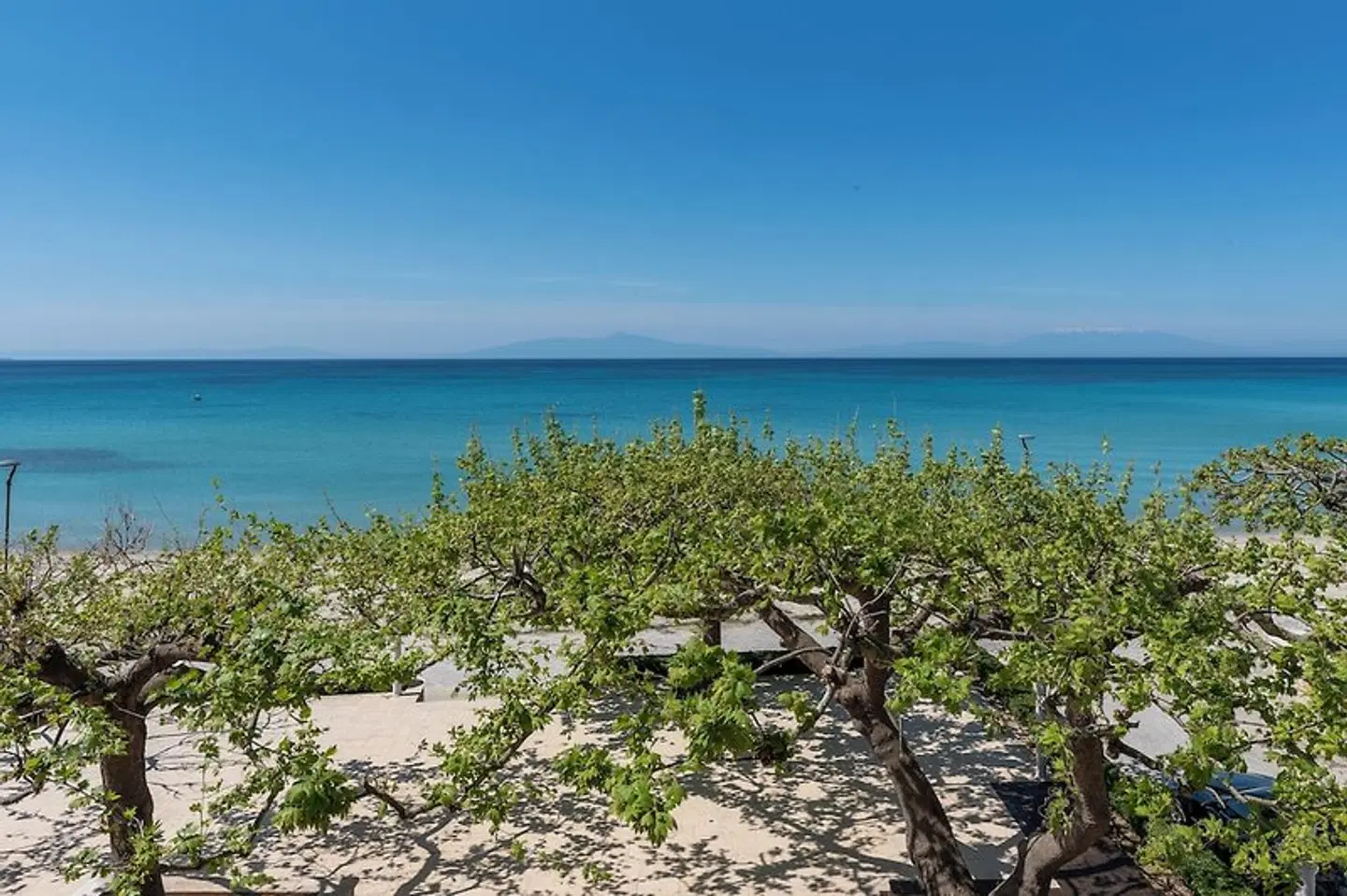 Alkioni By The Sea Strand