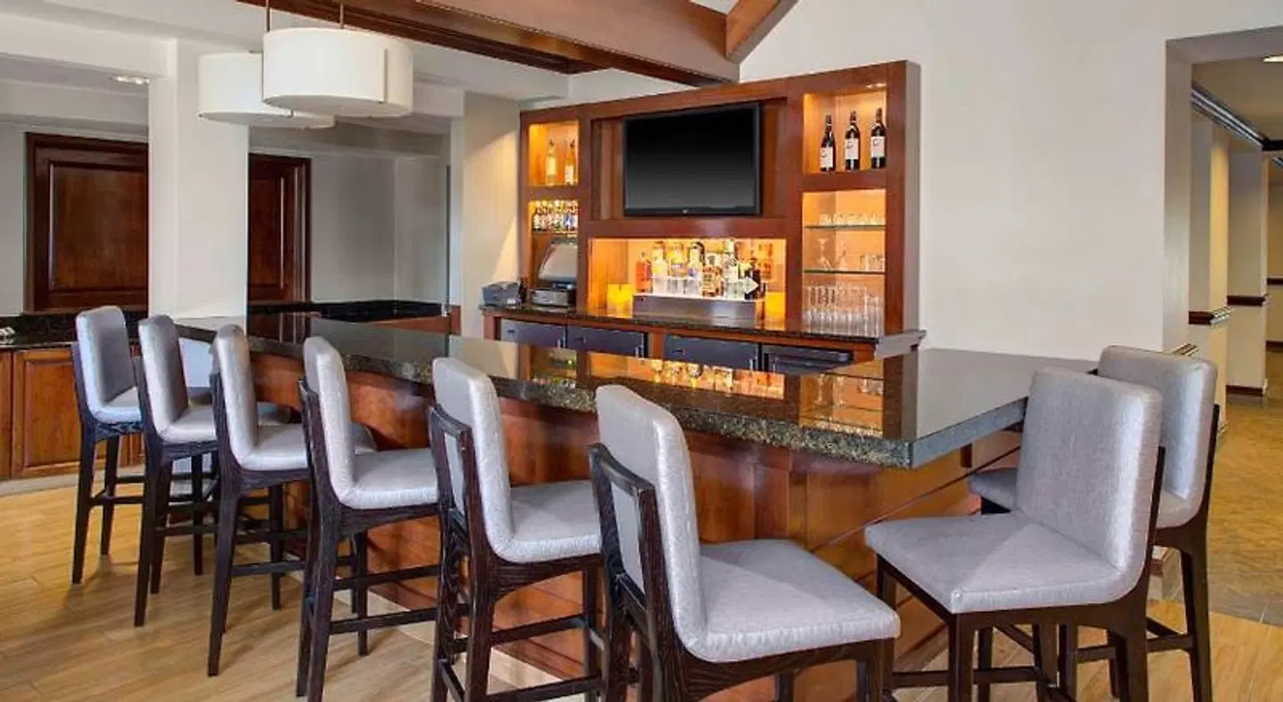 Hyatt House Parsippany-East Bar