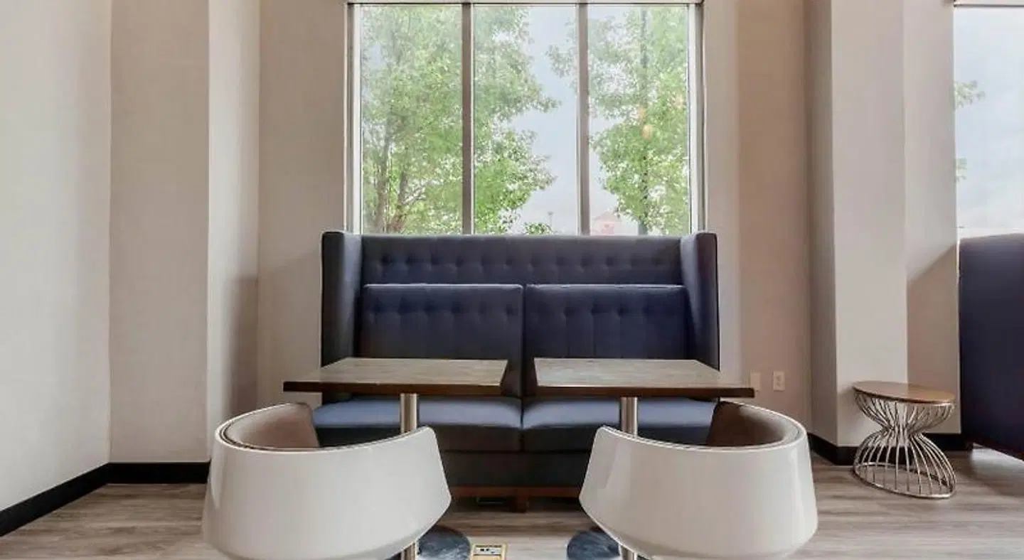Cambria Hotel Denver International Airport LOUNGE_LOBBY