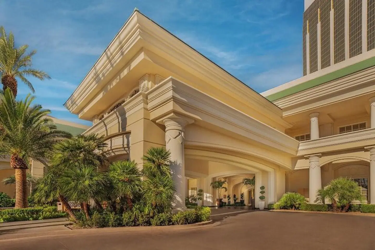 Four Seasons Hotel Las Vegas EXTERIOR